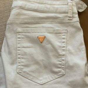 Women’s white stretch cropped  Guess jeans size 31